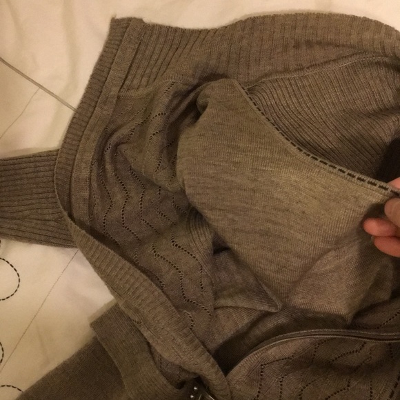 Used sweaters - Picture 7 of 8